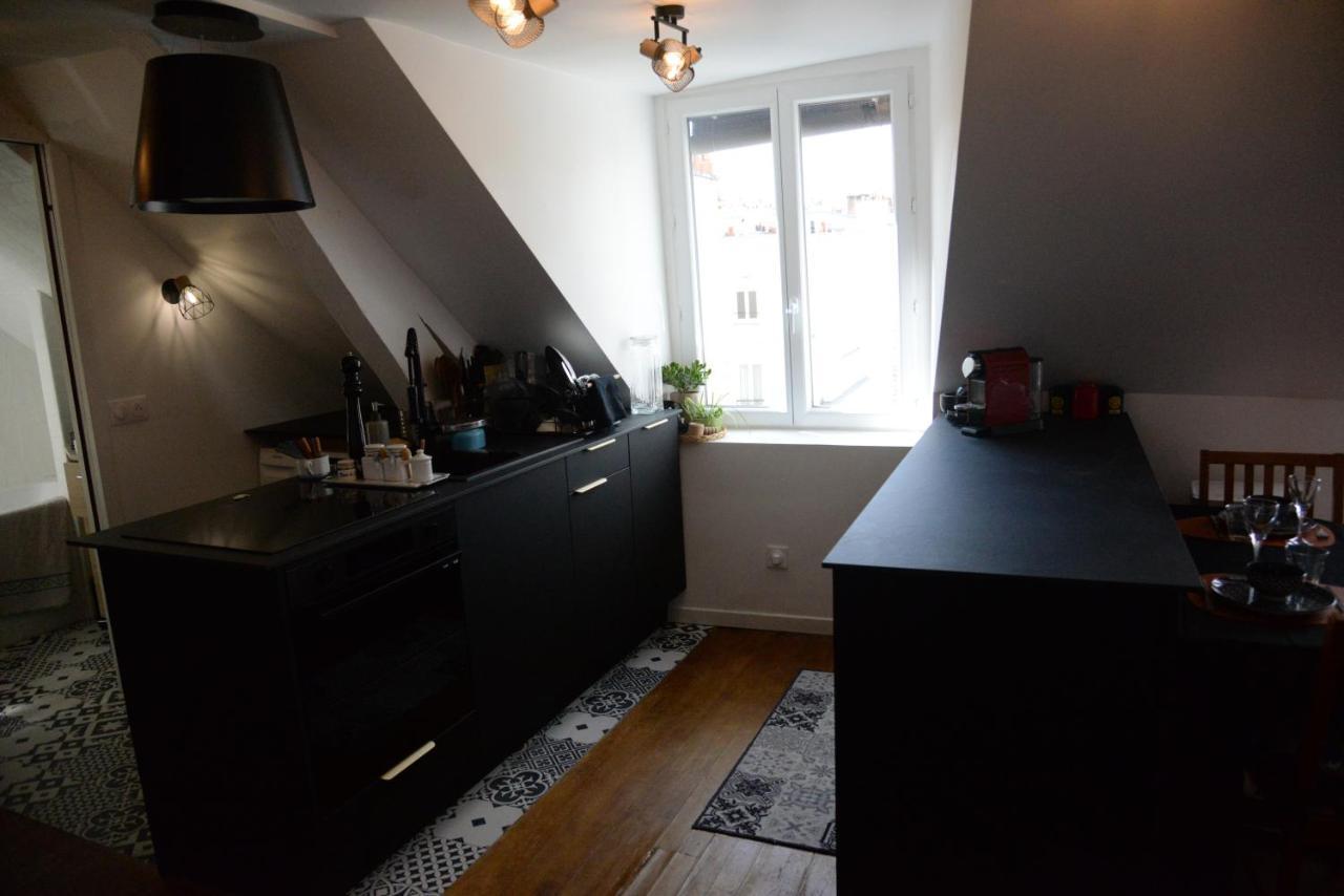Martyrs Apartment Paris Bagian luar foto